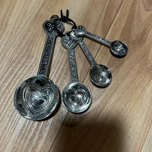 Heart Design Measuring Spoons - Picture 2 of 4